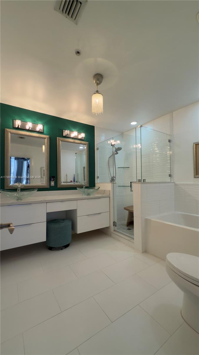 Picture of 3001 NE 185Th St # 532, Aventura FL 33180