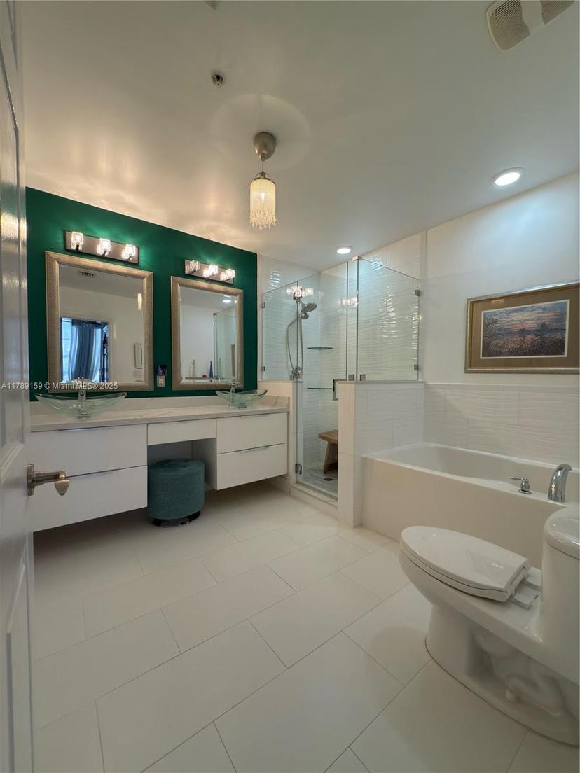 Picture of 3001 NE 185Th St # 532, Aventura FL 33180