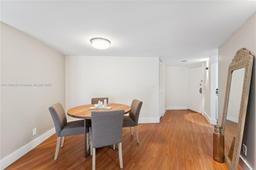 Picture of 3101 N Country Club Dr # 102, Aventura, FL 33180