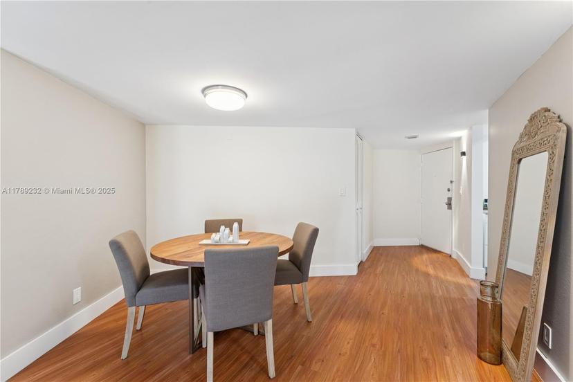 Picture of 3101 N Country Club Dr # 102, Aventura FL 33180