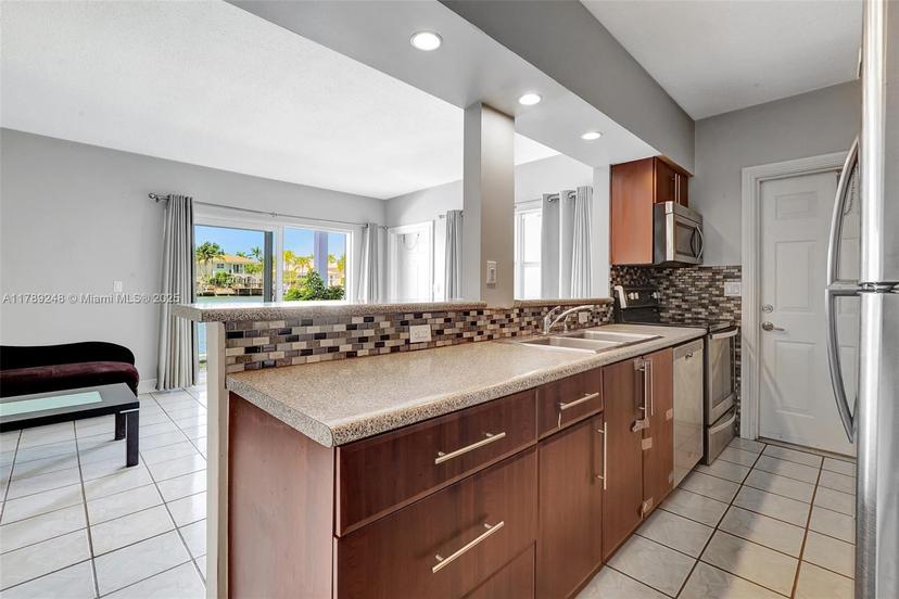 Picture of 2200 S Ocean Dr # N116, Hollywood FL 33019