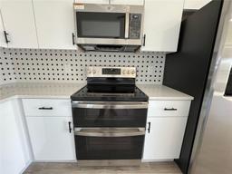 Picture of 3408 SW 17 Pl, Cape Coral, FL 33914