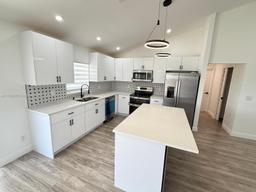 Picture of 3408 SW 17 Pl, Cape Coral, FL 33914