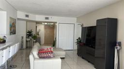 Picture of 16485 E Collins Ave # 338, Sunny Isles Beach, FL 33160