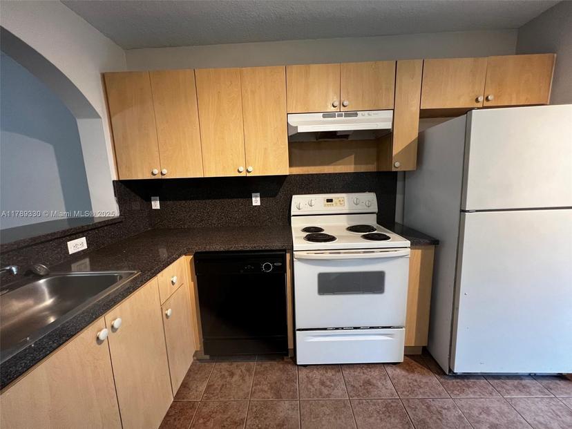 Picture of 2911 SE 13Th Ave # 49, Homestead FL 33035