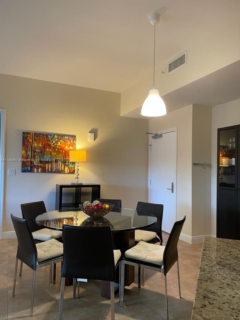 Picture of 20000 E Country Club Dr # 405, Aventura FL 33180