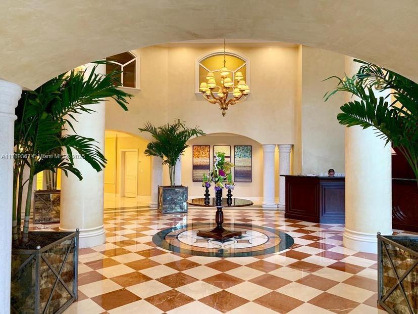 Picture of 20000 E Country Club Dr # 405, Aventura FL 33180