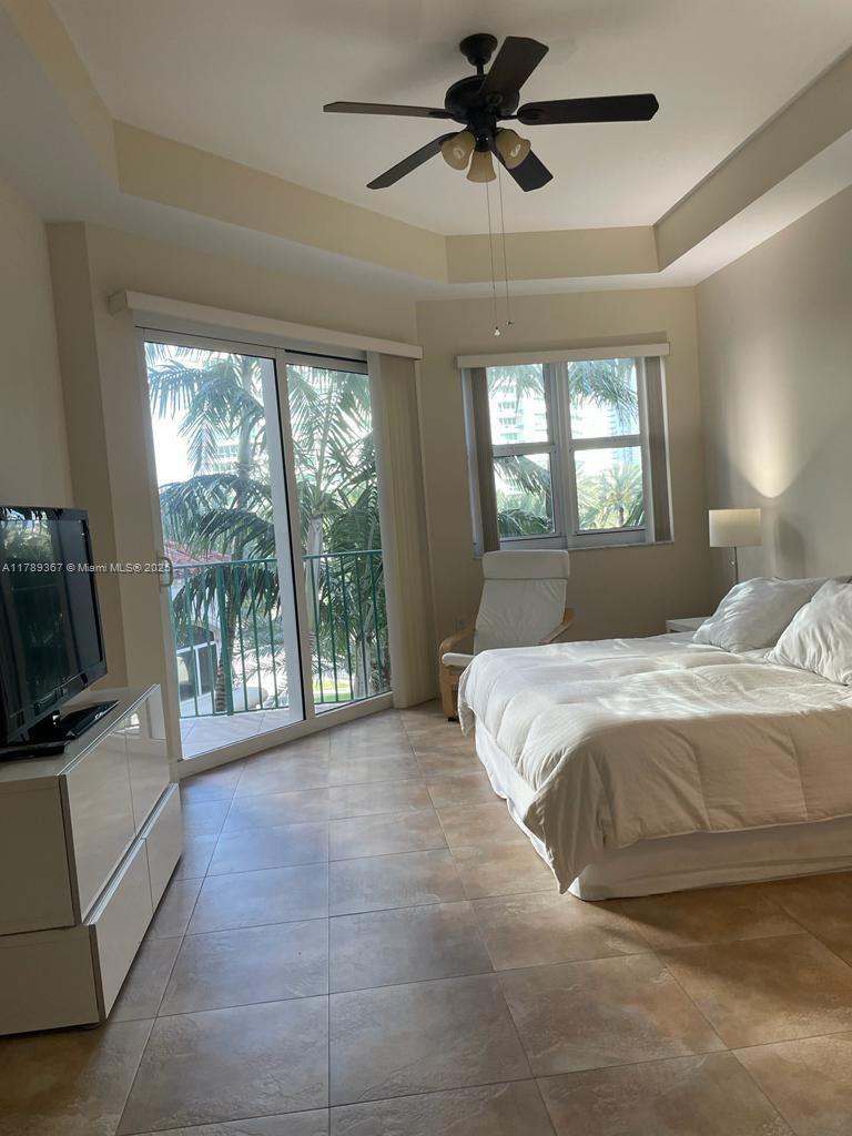 Picture of 20000 E Country Club Dr # 405, Aventura FL 33180