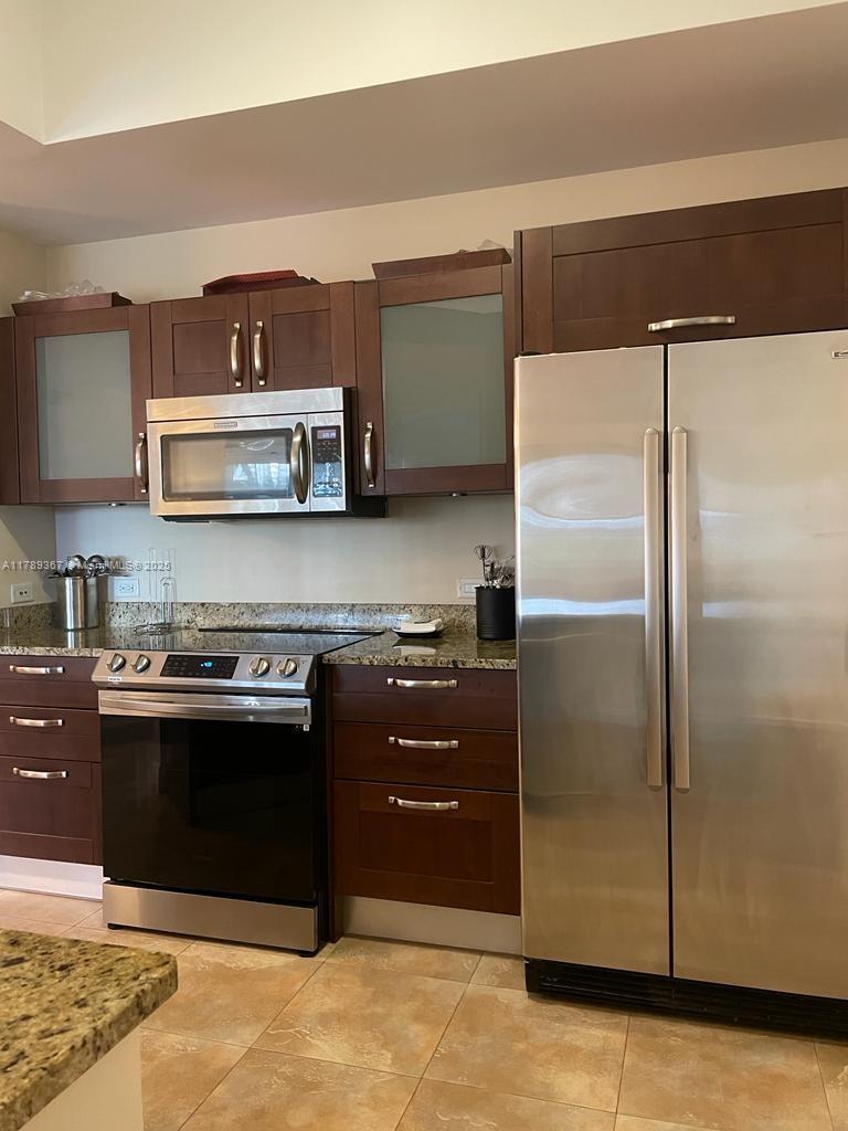 Picture of 20000 E Country Club Dr # 405, Aventura FL 33180