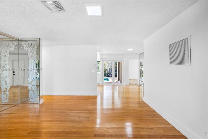 Picture of 2020 NW 33Rd Ct, Oakland Park FL 33309