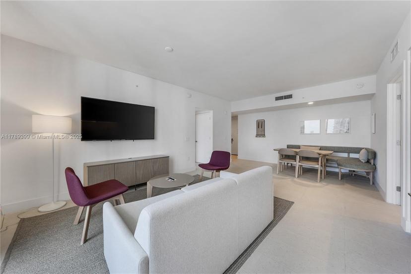Picture of 601 NE 1 Ave # 2402, Miami FL 33132