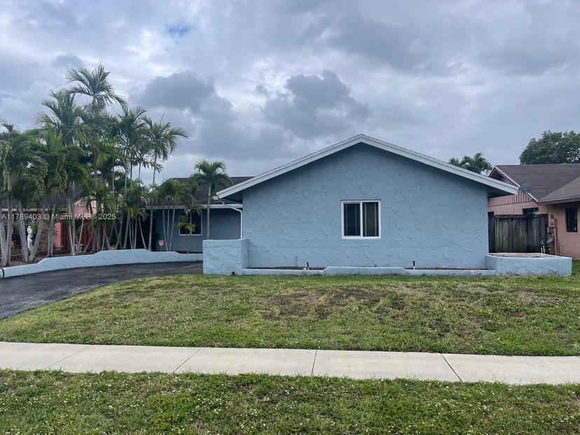 Picture of 7522 SW 6Th St, North Lauderdale FL 33068