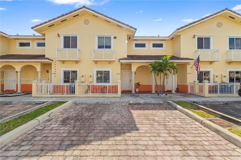 Picture of 18039 NW 74Th Path, Hialeah FL 33015