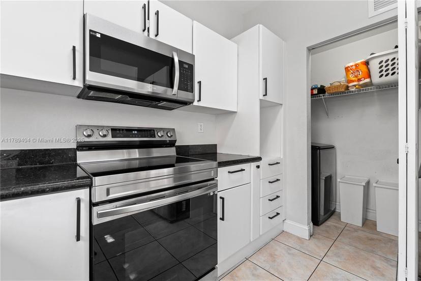 Picture of 18039 NW 74Th Path, Hialeah FL 33015