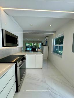 Picture of 195 SW Sunrise Dr # 4, Key Biscayne, FL 33149