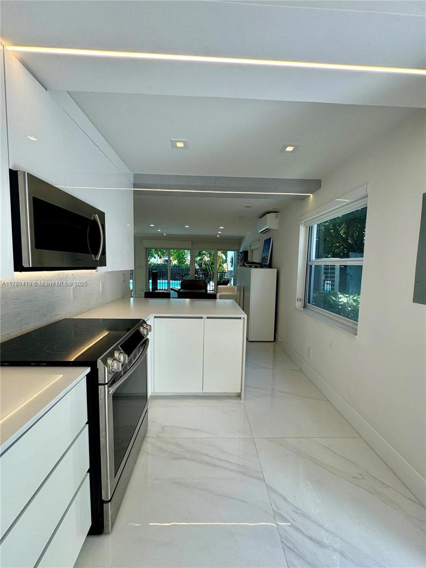 Picture of 195 SW Sunrise Dr # 4, Key Biscayne FL 33149