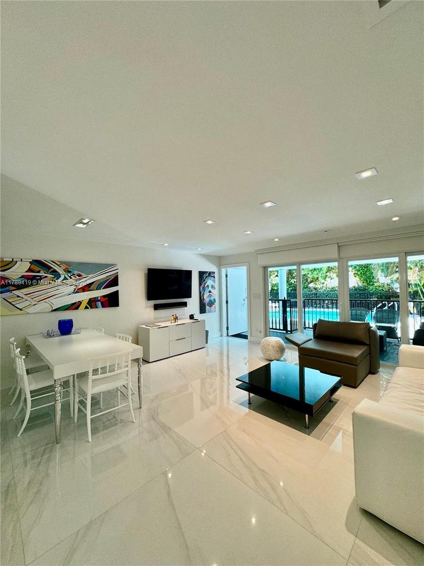 Picture of 195 SW Sunrise Dr # 4, Key Biscayne FL 33149