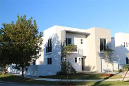 Picture of 900 SW 24Th Rd, Miami, FL 33129