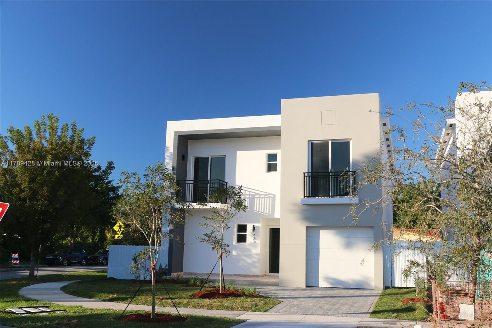 Picture of 900 SW 24Th Rd, Miami, FL 33129