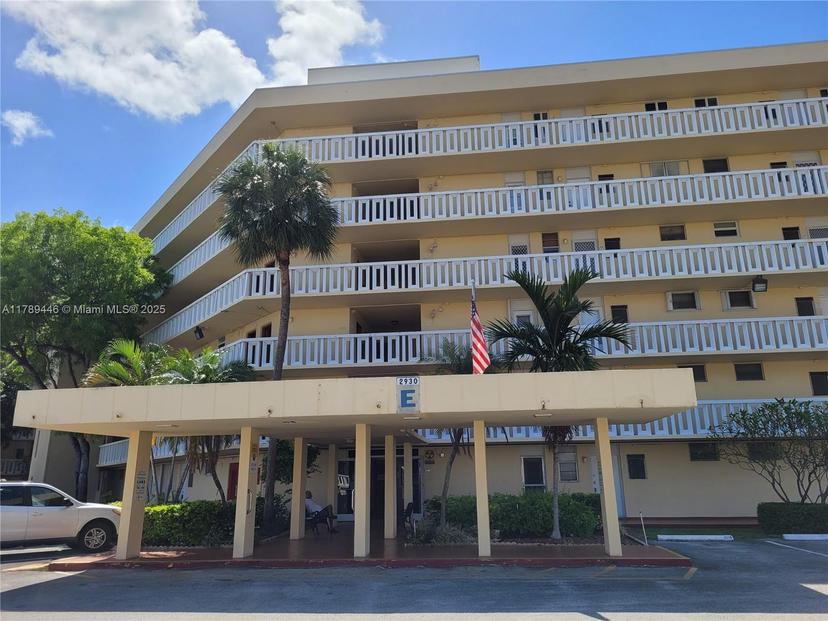 Picture of 2930 Point East Dr # E603, Aventura FL 33160