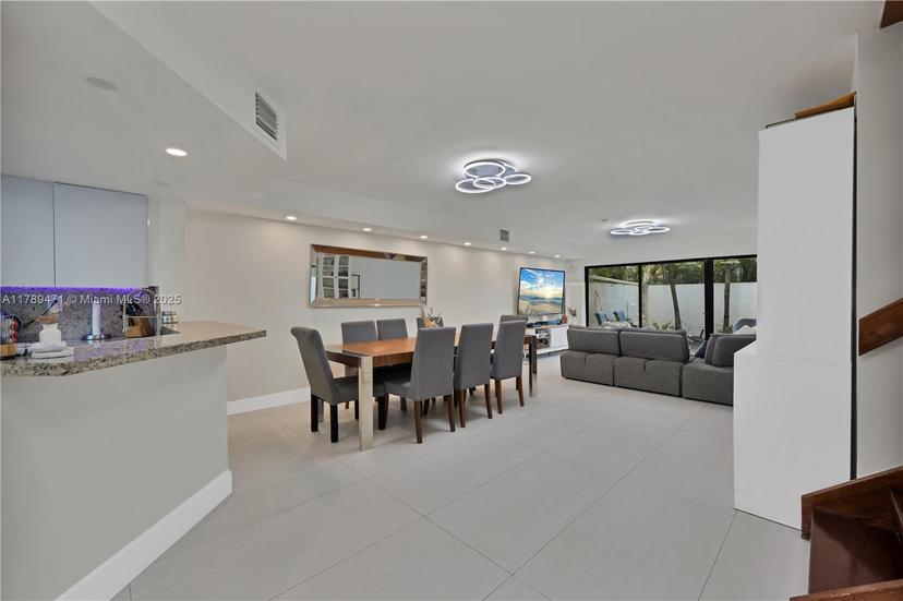 Picture of 3510 Magellan Cir # 726, Aventura FL 33180