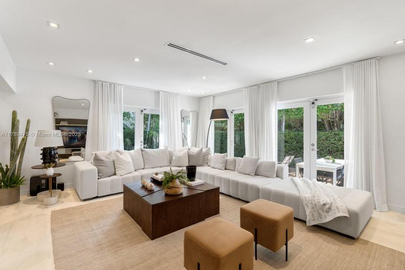 Picture of 800 E Dilido Dr, Miami Beach FL 33139