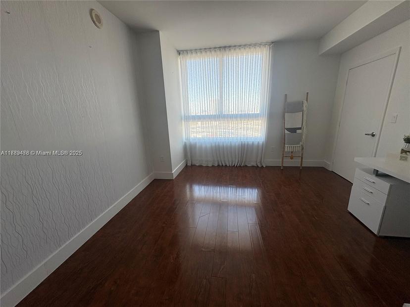 Picture of 90 SW 3Rd St # 2010, Miami FL 33130