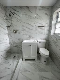 Picture of 421 NW 33Rd Ave, Miami, FL 33125