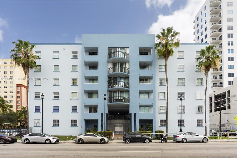 Picture of 501 SW 1St St # 307, Miami FL 33130
