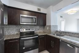 Picture of 501 SW 1St St # 307, Miami, FL 33130