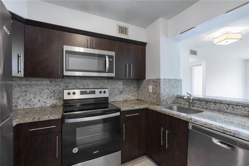 Picture of 501 SW 1St St # 307, Miami FL 33130
