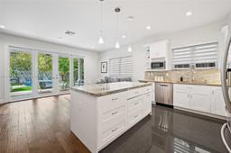 Picture of 3169 Mary St # 2, Coconut Grove, FL 33133