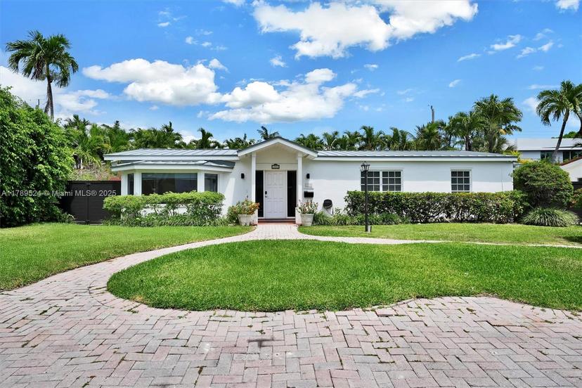 Picture of 255 Ridgewood Rd, Key Biscayne FL 33149