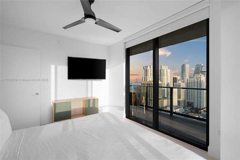 Picture of 159 NE 6Th St # 3105, Miami FL 33132