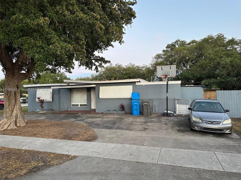 Picture of 100 Virginia Rd, West Park FL 33023