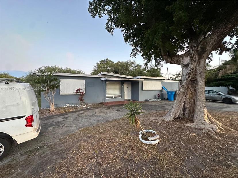 Picture of 100 Virginia Rd, West Park FL 33023
