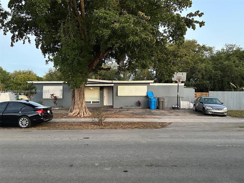 Picture of 100 Virginia Rd, West Park FL 33023