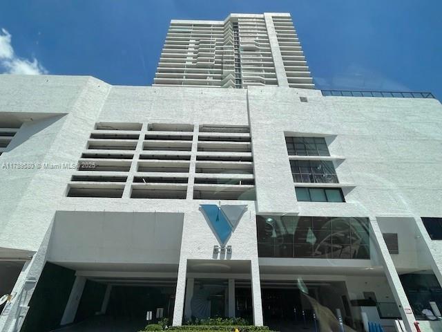Picture of 555 NE 15Th St # 26K, Miami, FL 33132