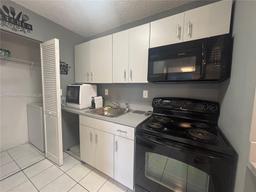 Picture of 20741 NE 4Th Ct # 104, Miami, FL 33179