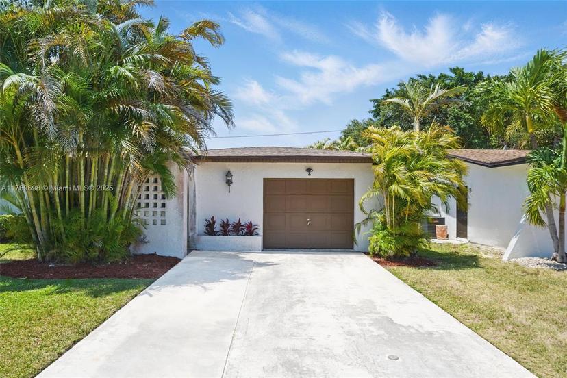 Picture of 16674 SW 93Rd Ct, Palmetto Bay FL 33157