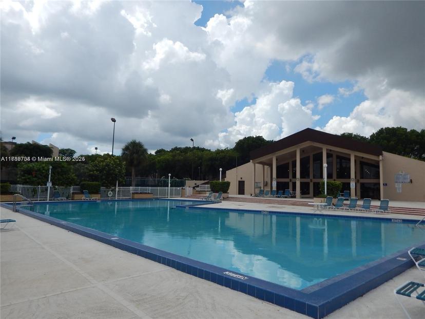 Picture of 14601 N Kendall Dr # 304K, Miami FL 33186