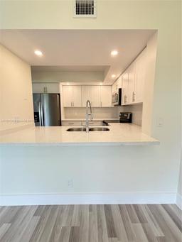 Picture of 100 SW 130Th Ter # 303C, Pembroke Pines, FL 33027