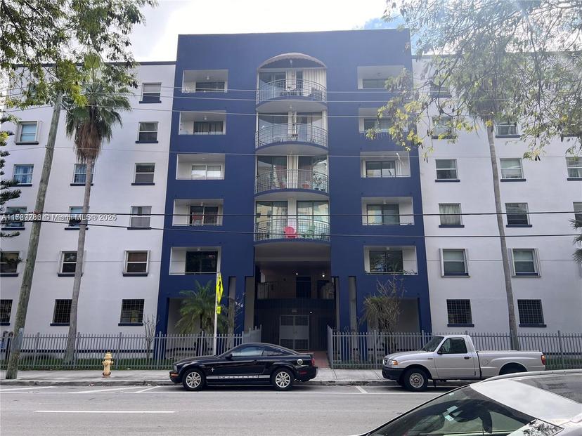 Picture of 546 SW 1St St # 611, Miami FL 33130