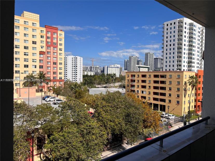 Picture of 546 SW 1St St # 611, Miami FL 33130