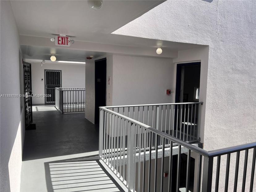 Picture of 546 SW 1St St # 611, Miami FL 33130