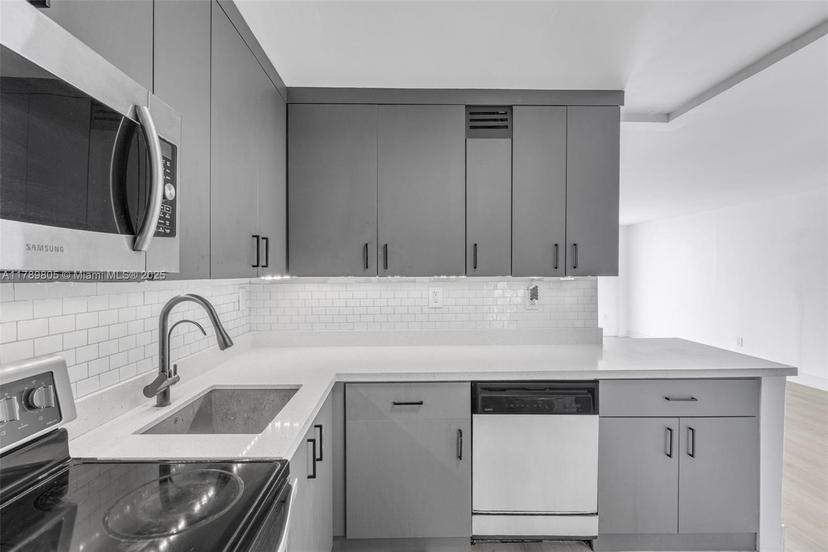Picture of 6900 Bay Dr # 11F, Miami Beach FL 33141