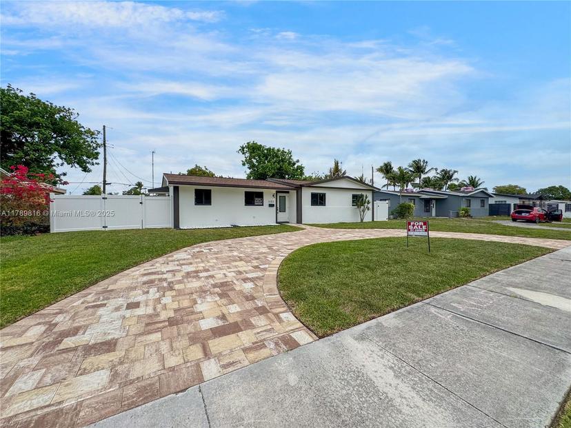 Picture of 1121 NW 200Th St, Miami Gardens FL 33169