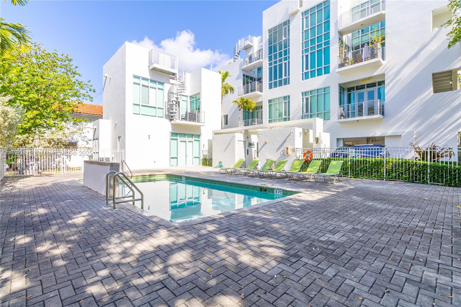 Picture of 3062 Bird Ave # C1, Miami, FL 33133