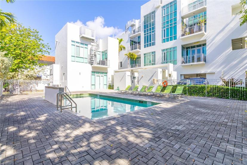 Picture of 3062 Bird Ave # C1, Miami FL 33133