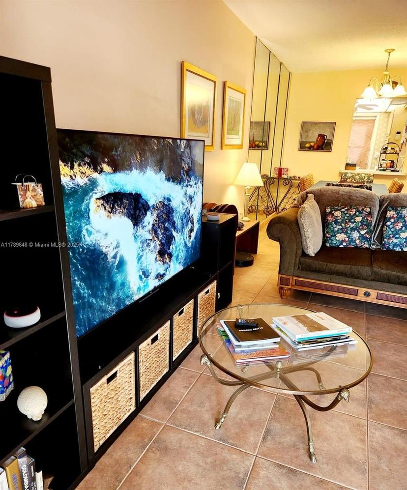 Picture of 460 Paradise Isle Blvd # 104, Hallandale Beach FL 33009